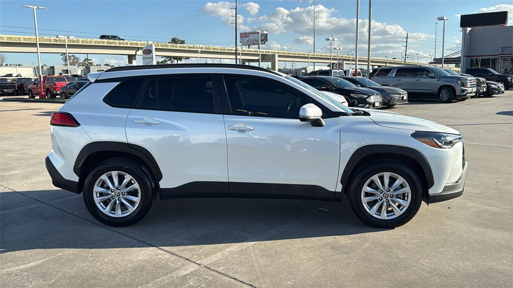 Used 2023 Toyota Corolla Cross LE image 6