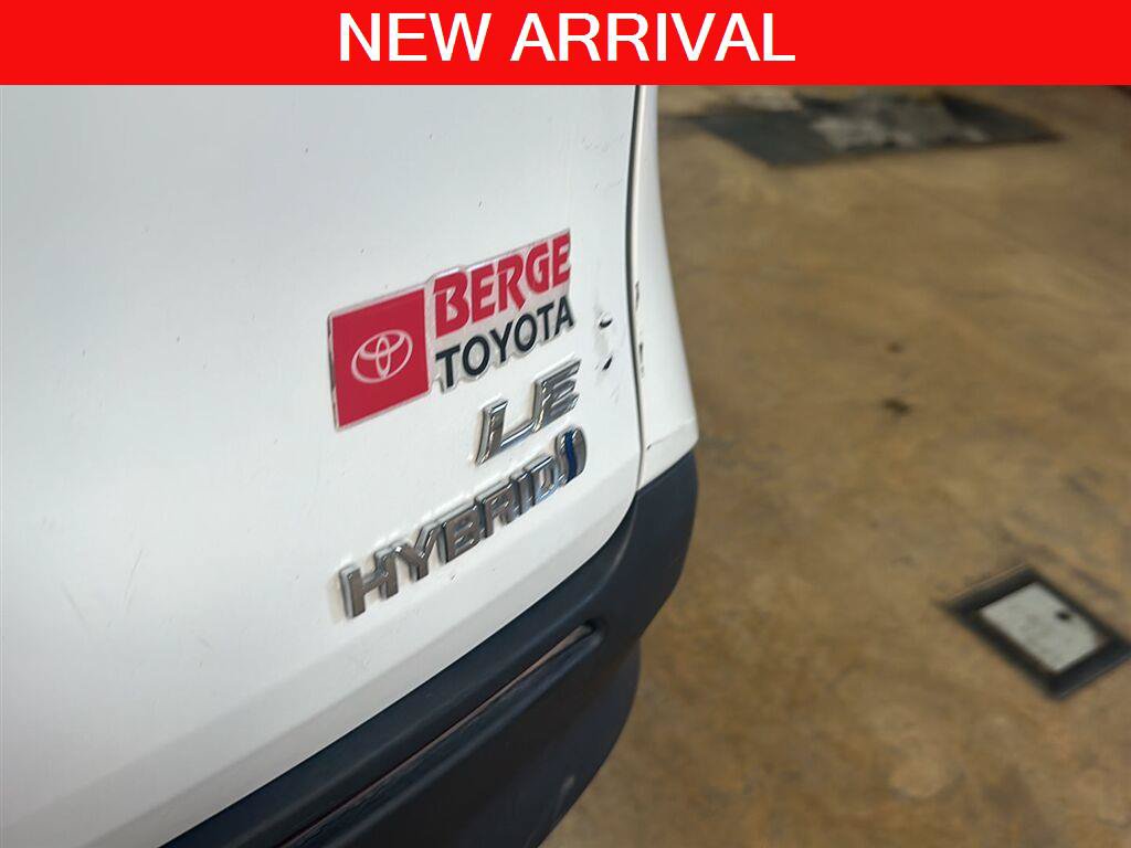 Used 2023 Toyota Sienna LE AWD/4WD image 3