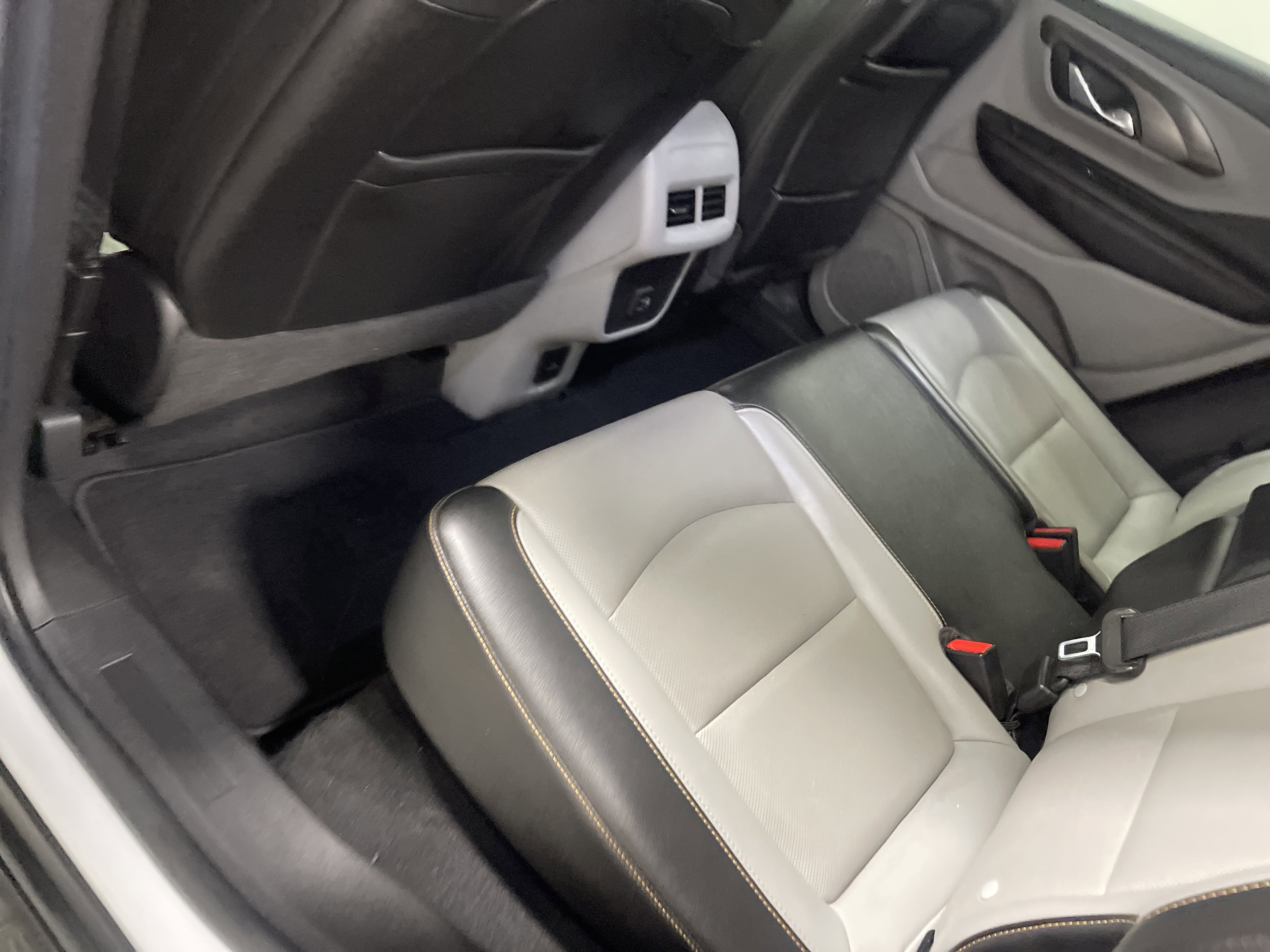 Used 2020 GMC Terrain SLT image 17