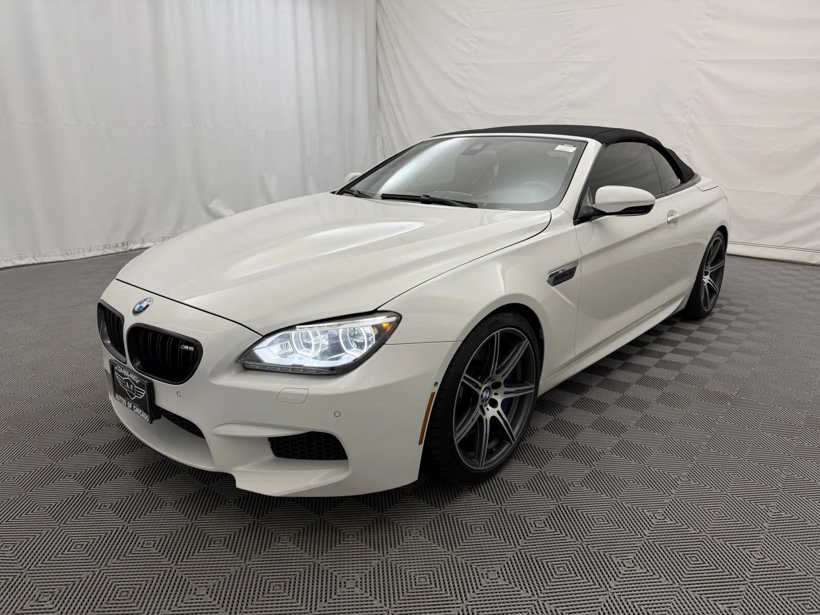 Used 2014 BMW M6 Convertible RWD image 2