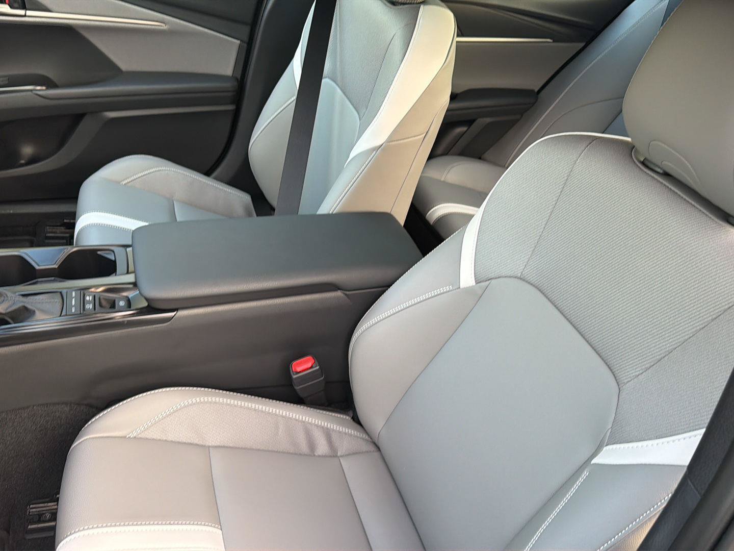 New 2026 Toyota Camry SE FWD image 28