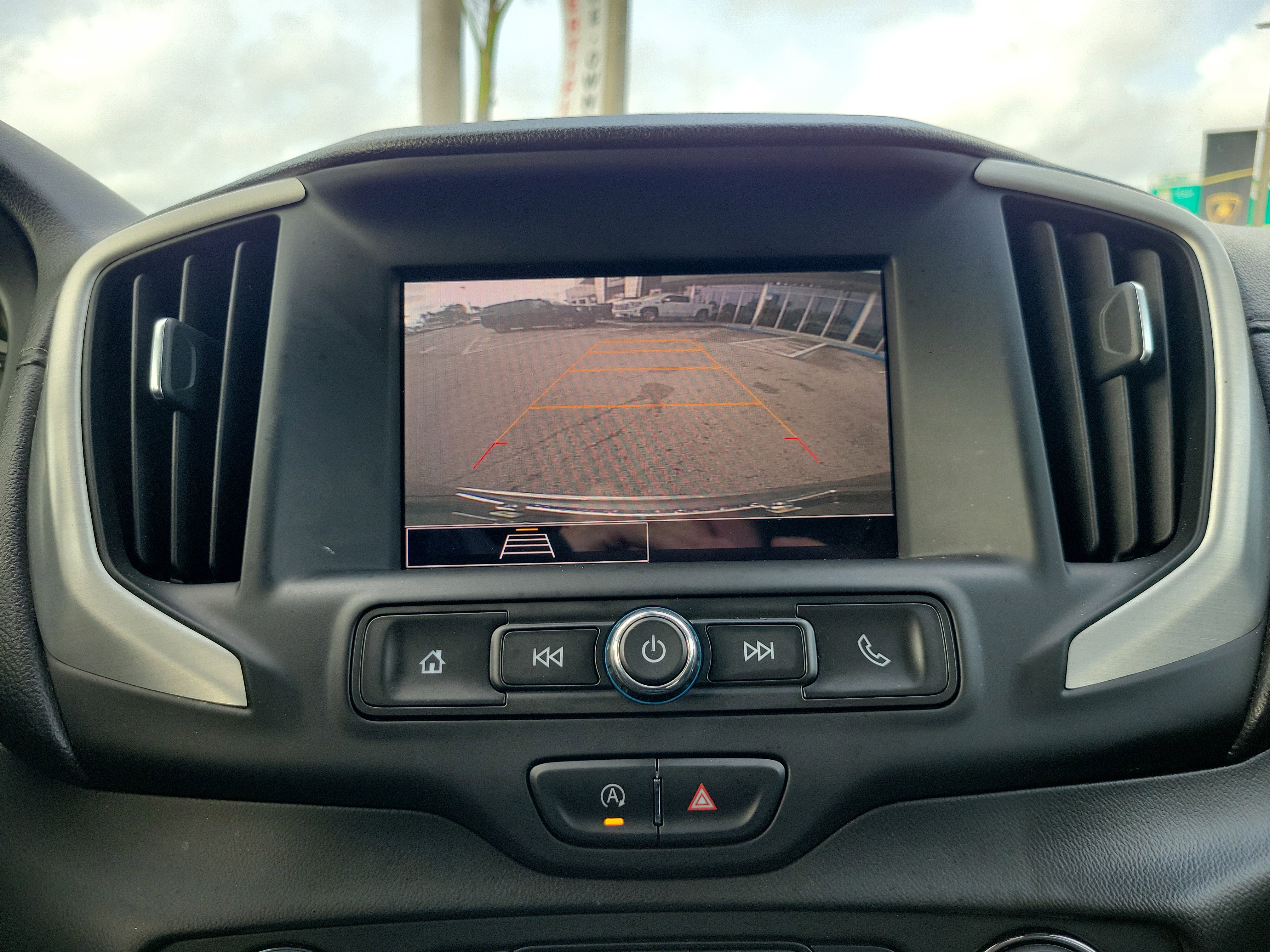 Used 2023 GMC Terrain SLE w/ Driver Convenience Package image 9