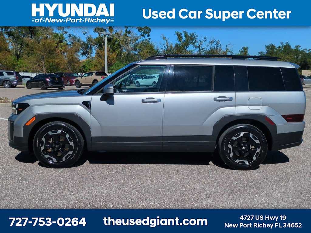 Used 2025 Hyundai Santa Fe SEL FWD image 2