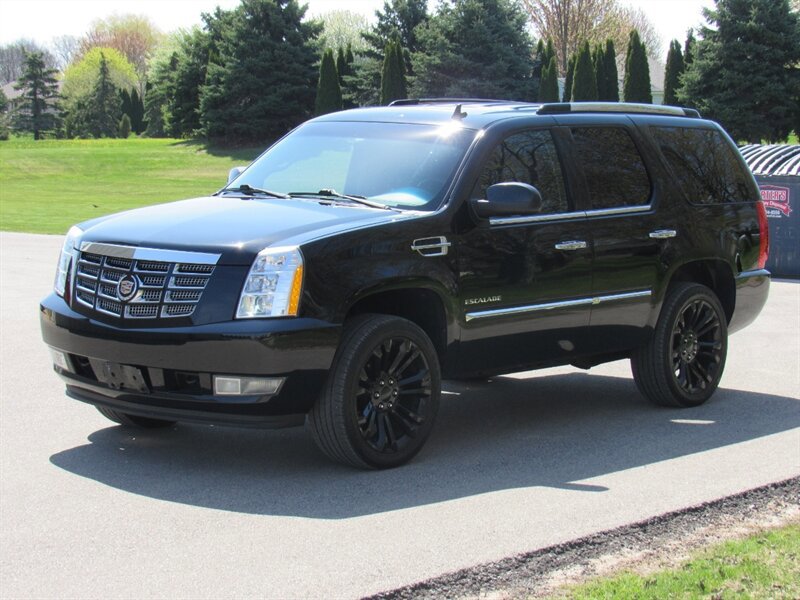 Used 2010 Cadillac Escalade Premium AWD/4WD image 5