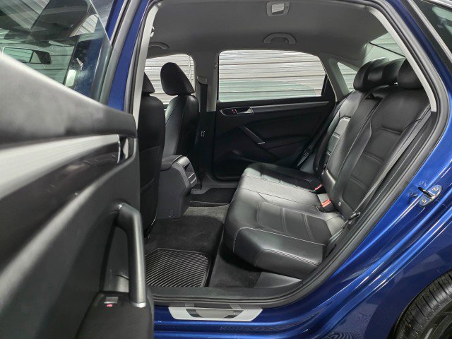 Used 2017 Volkswagen Passat 1.8T R-Line image 15