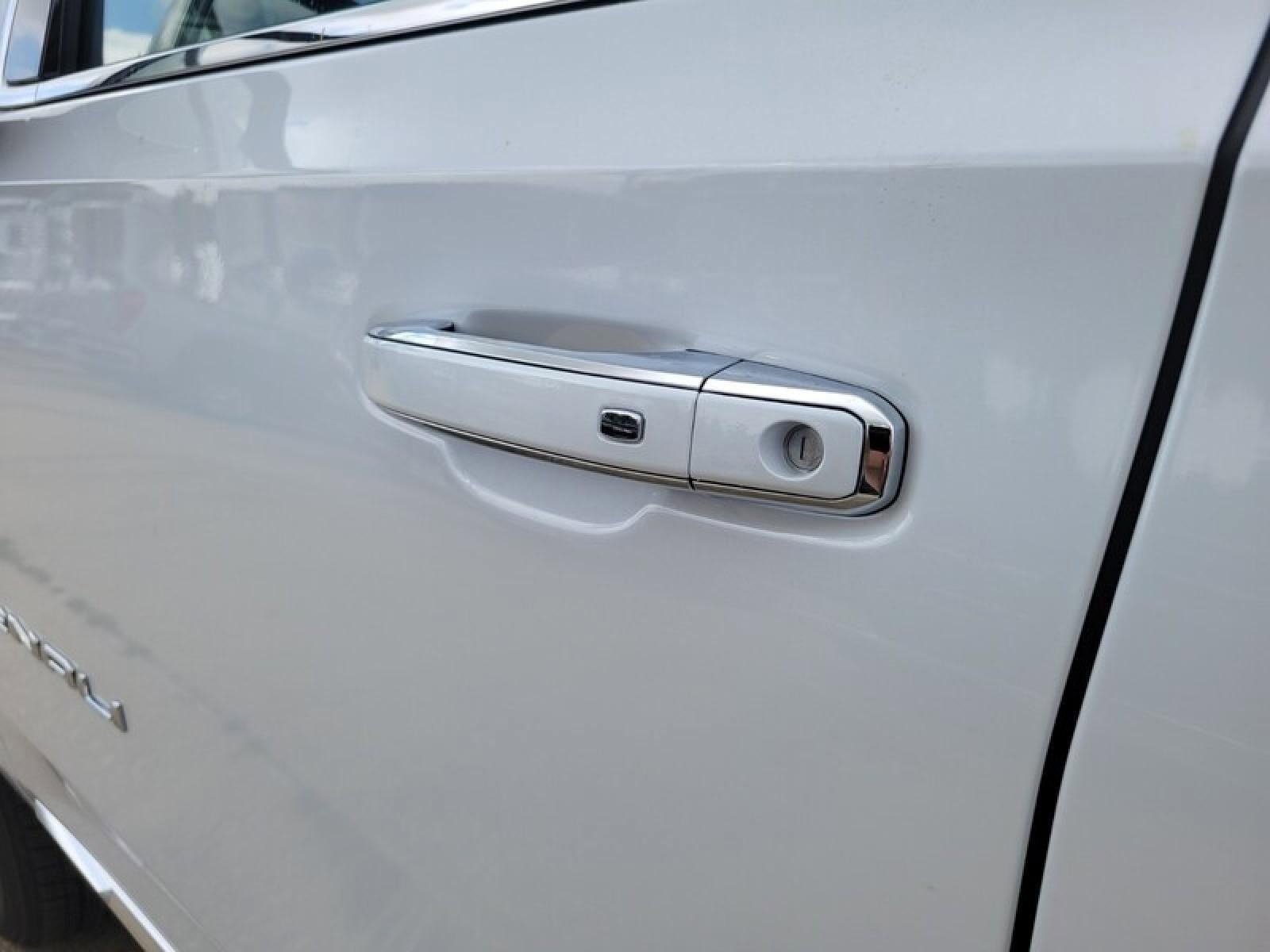 New 2026 GMC Yukon Denali w/ Denali Reserve Package RWD image 11