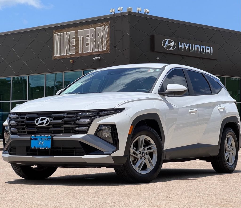 Certified 2025 Hyundai Tucson SE FWD image 1