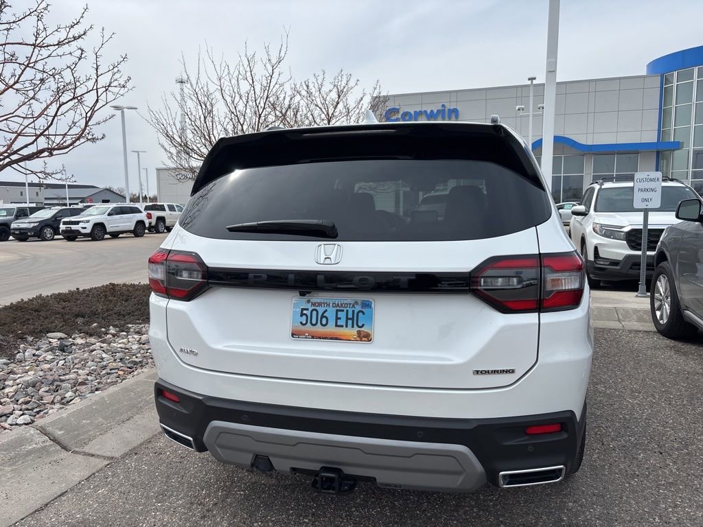 Used 2025 Honda Pilot Touring image 5