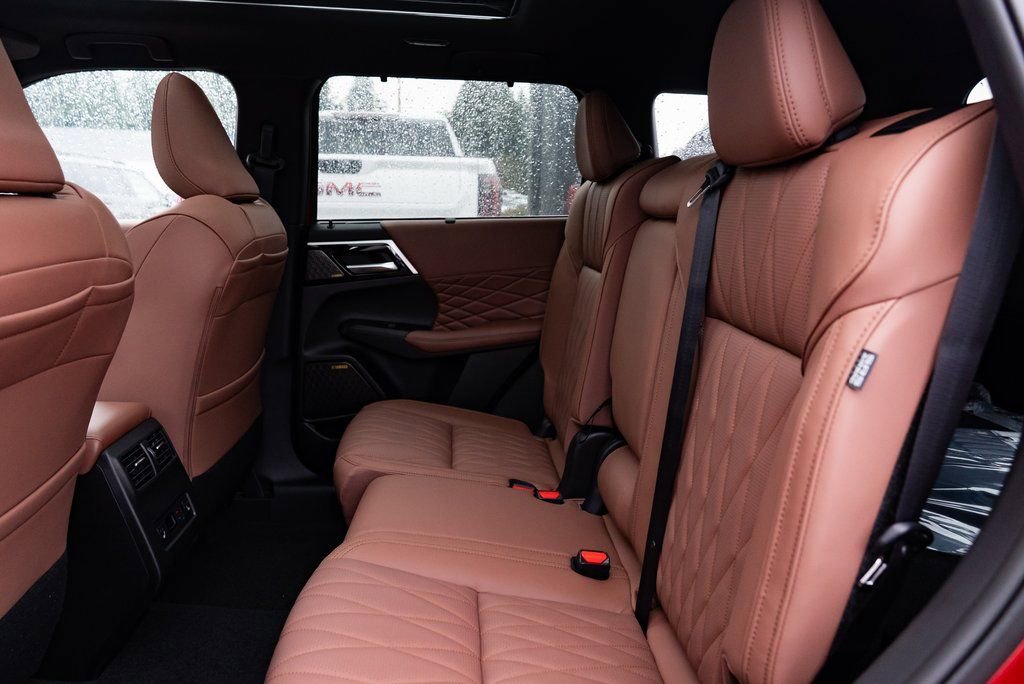 New 2026 Mitsubishi Outlander SEL image 21