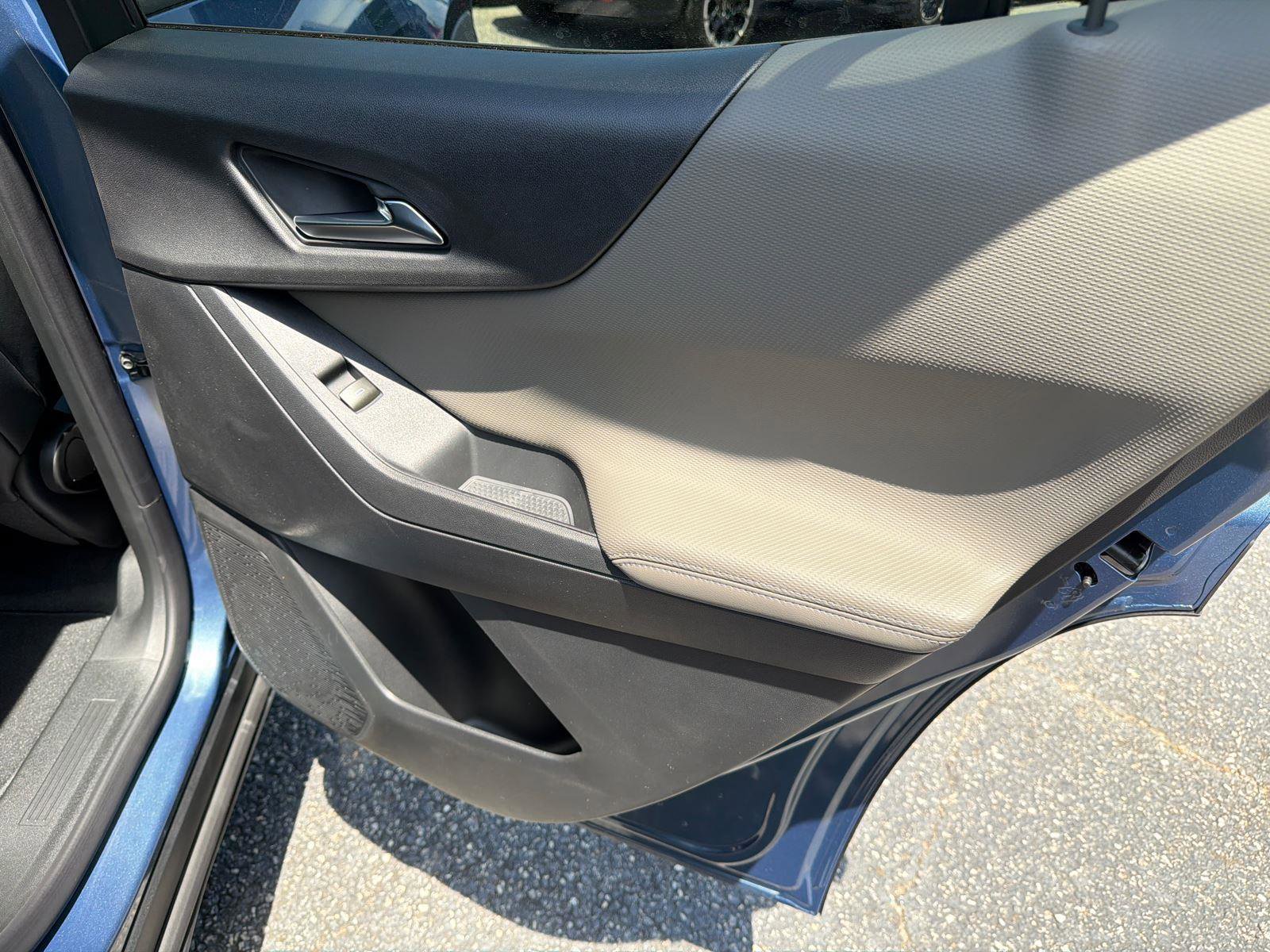 New 2026 Chevrolet Equinox LT w/ Convenience Package II FWD image 16