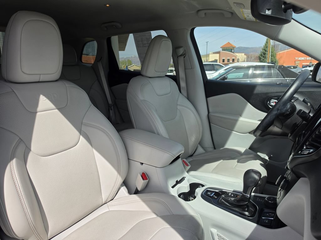 Used 2019 Jeep Cherokee Limited AWD/4WD image 15