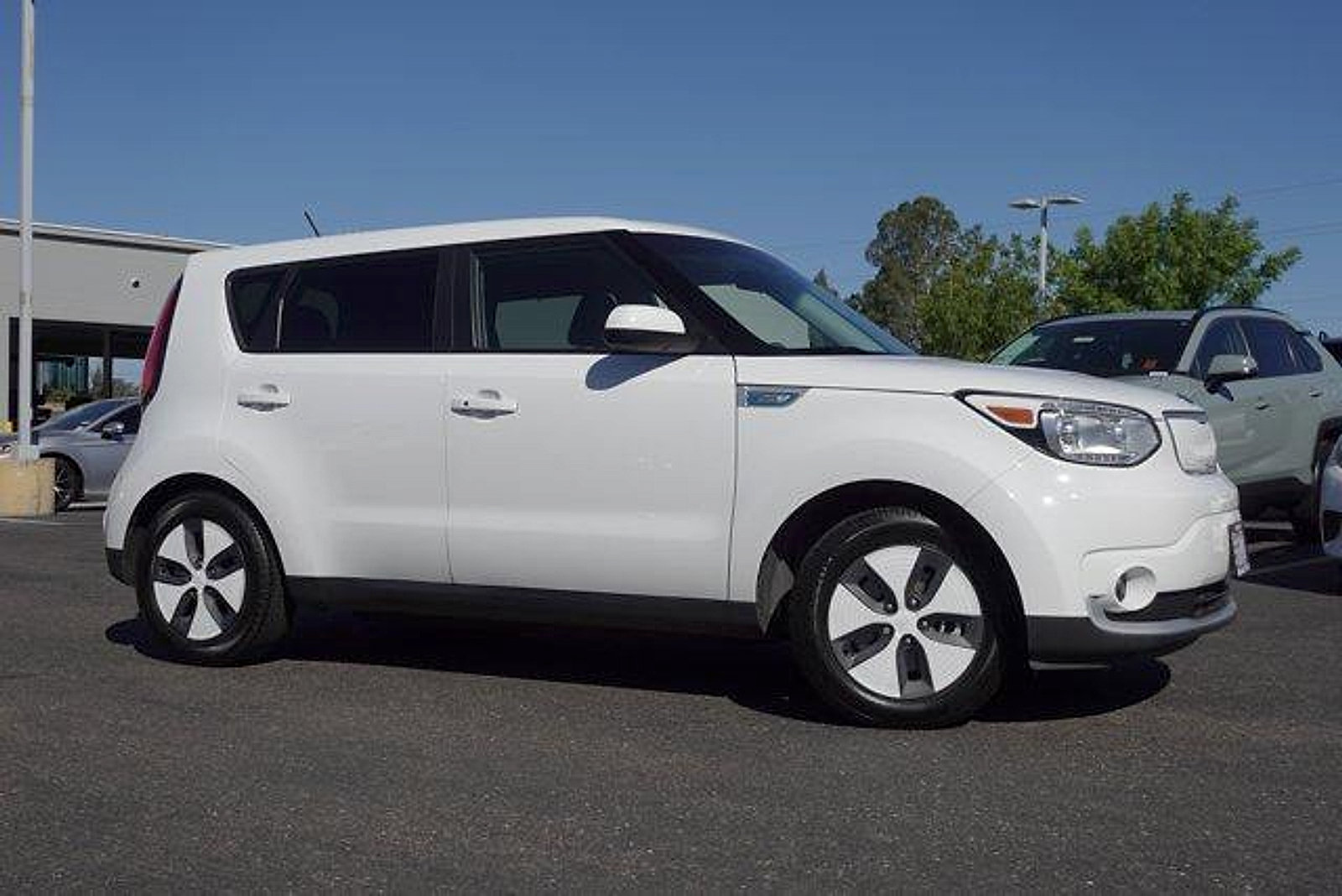 Used 2017 Kia Soul EV-e FWD image 4
