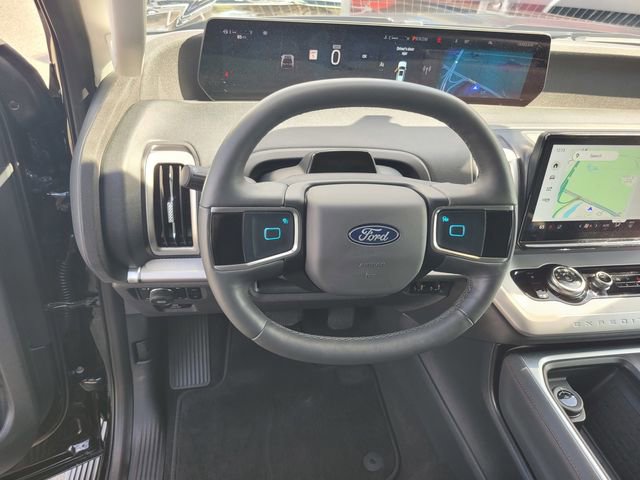 Certified 2025 Ford Expedition Active image 30