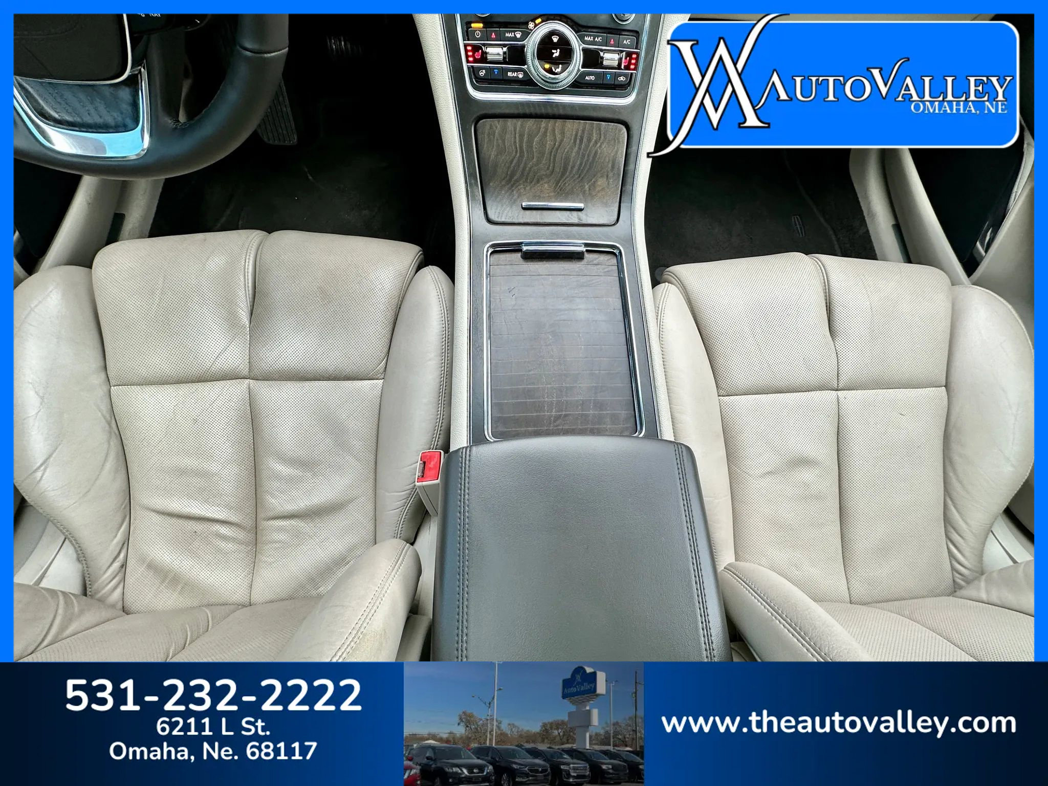 Used 2017 Lincoln Continental Select w/ Technology Package image 33