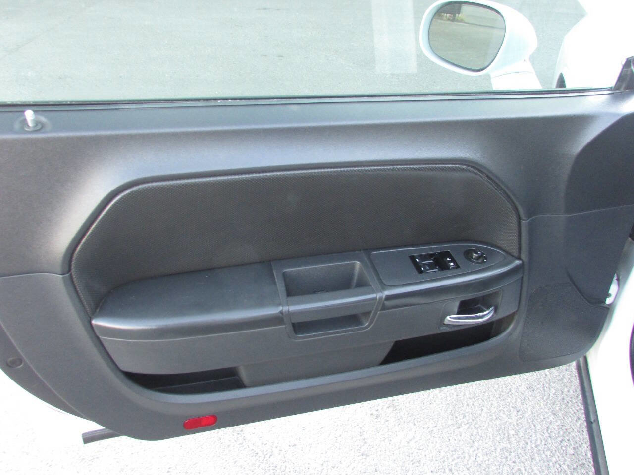 Used 2010 Dodge Challenger SE RWD image 14