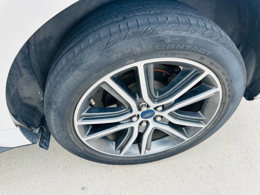 Used 2019 Ford Edge Titanium w/ Equipment Group 301A FWD image 27