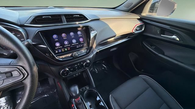 Used 2022 Chevrolet TrailBlazer RS w/ Sun and Liftgate Package FWD image 25