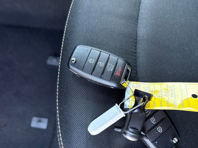 Used 2016 Kia Soul + FWD image 13