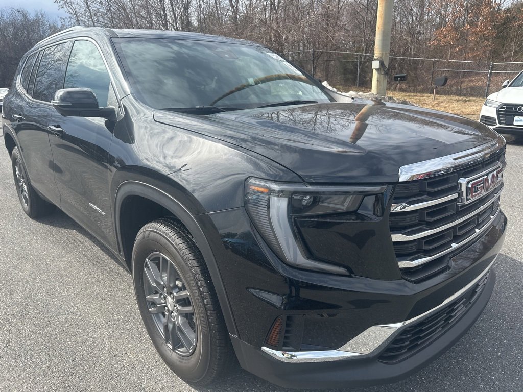 Used 2025 GMC Acadia Elevation image 3