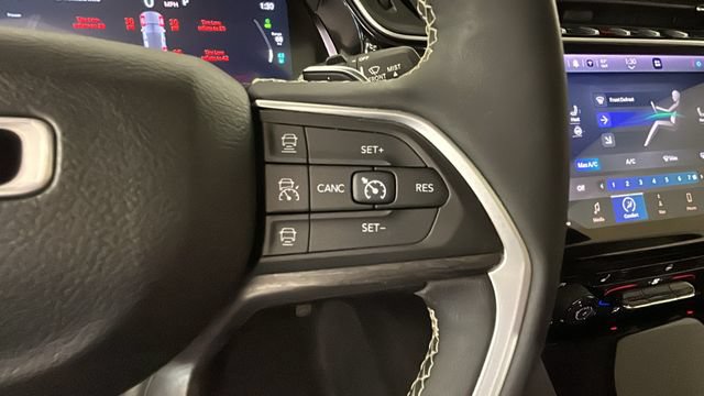 Used 2024 Jeep Grand Cherokee Limited 4xe AWD/4WD image 16