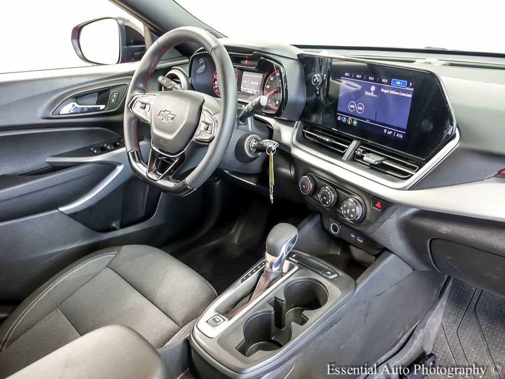 Used 2025 Chevrolet Trax RS w/ Driver Confidence Package FWD image 23