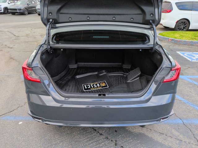 Used 2025 Toyota Camry XSE w/ Premium Plus Package AWD/4WD image 6