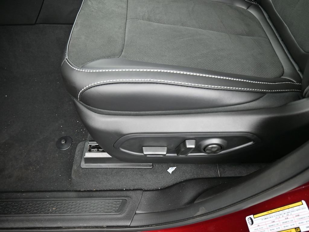 New 2025 Jeep Grand Cherokee Laredo image 16