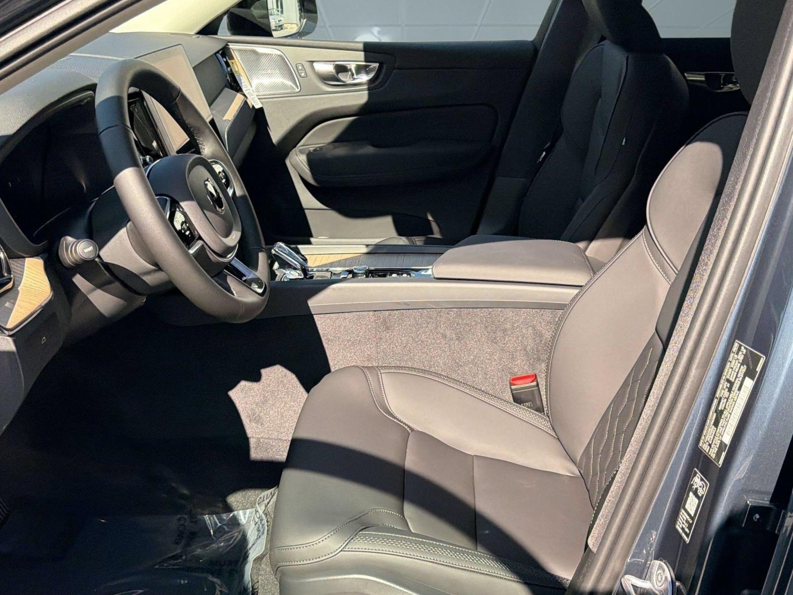 New 2027 Volvo XC60 B5 Plus AWD/4WD image 5
