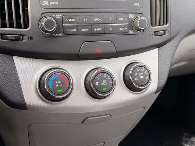 Used 2009 Hyundai Elantra SE image 16