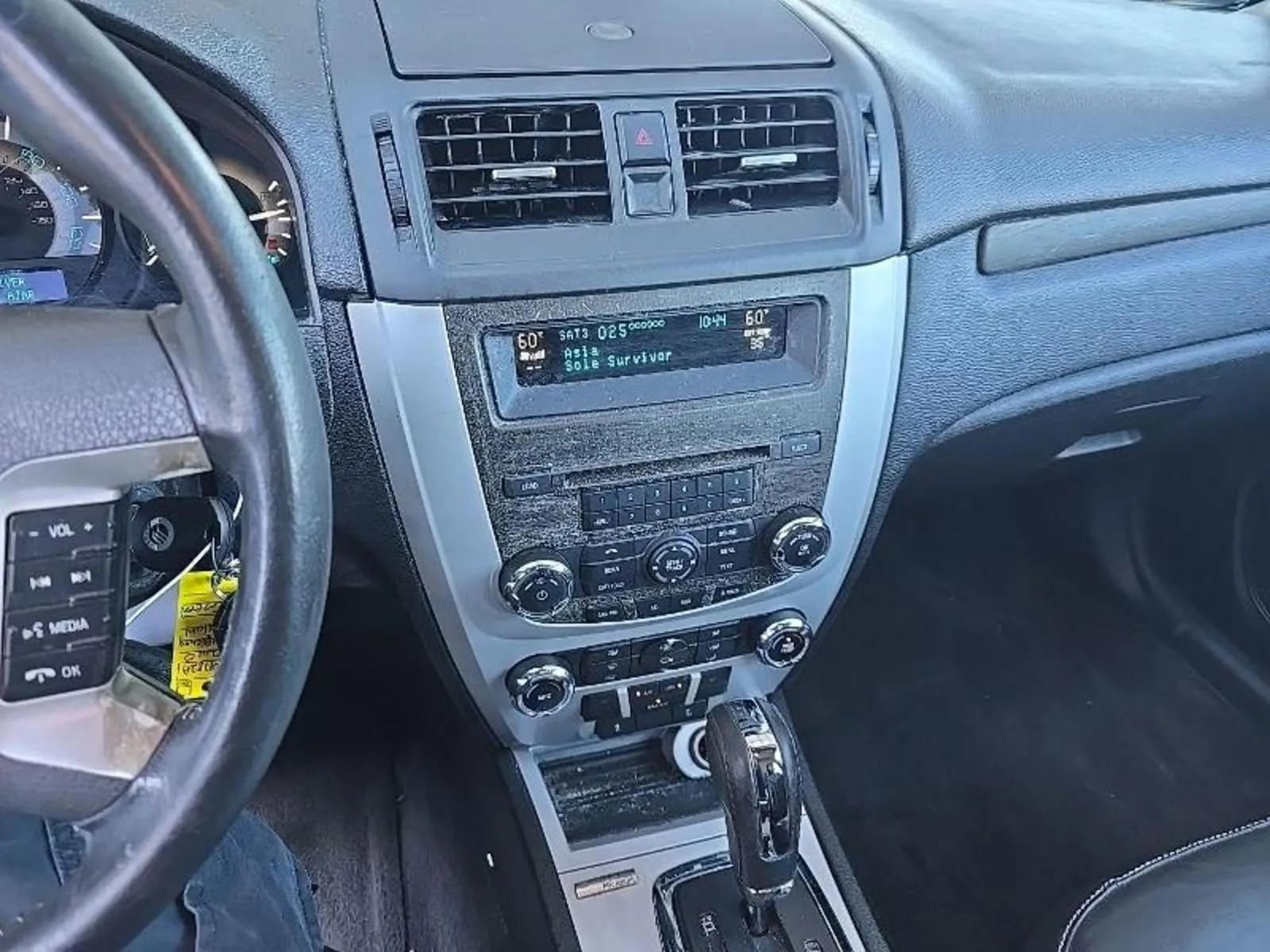 Used 2010 Mercury Milan Premier image 10