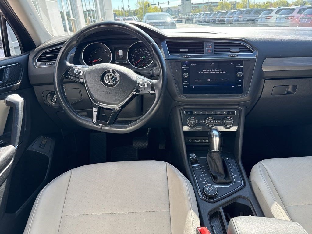 Used 2018 Volkswagen Tiguan SEL AWD/4WD image 9