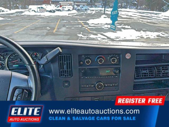 Used 2021 Chevrolet Express 2500 w/ Driver Convenience Package image 18