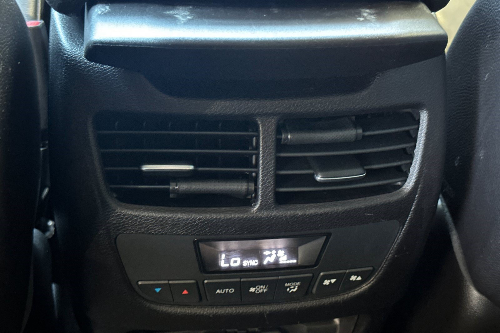 Used 2020 Acura MDX FWD image 16