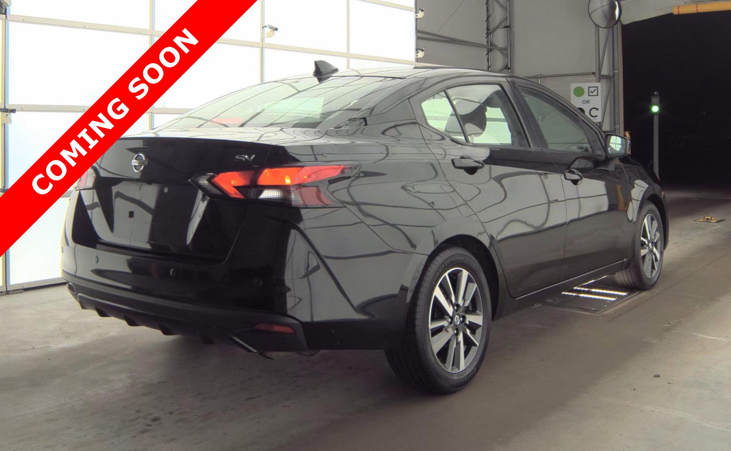 Used 2021 Nissan Versa SV image 4