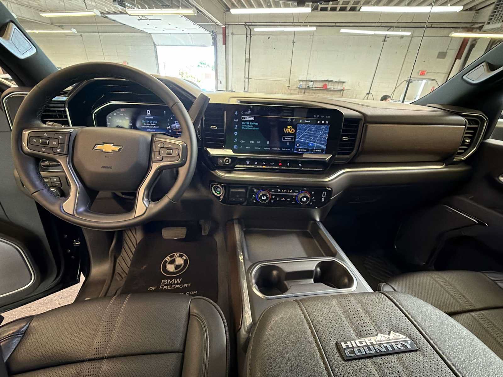 Used 2025 Chevrolet Silverado 2500 High Country w/ High Country Premium Package AWD/4WD image 14