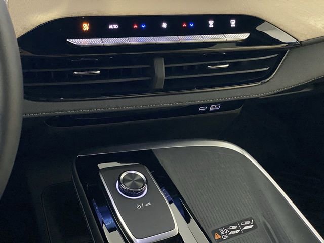 Used 2025 Buick Enclave Preferred AWD/4WD image 23