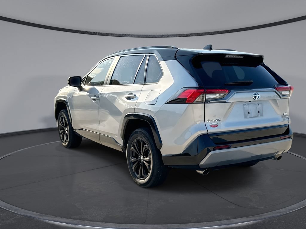 Used 2023 Toyota RAV4 XSE AWD/4WD image 10