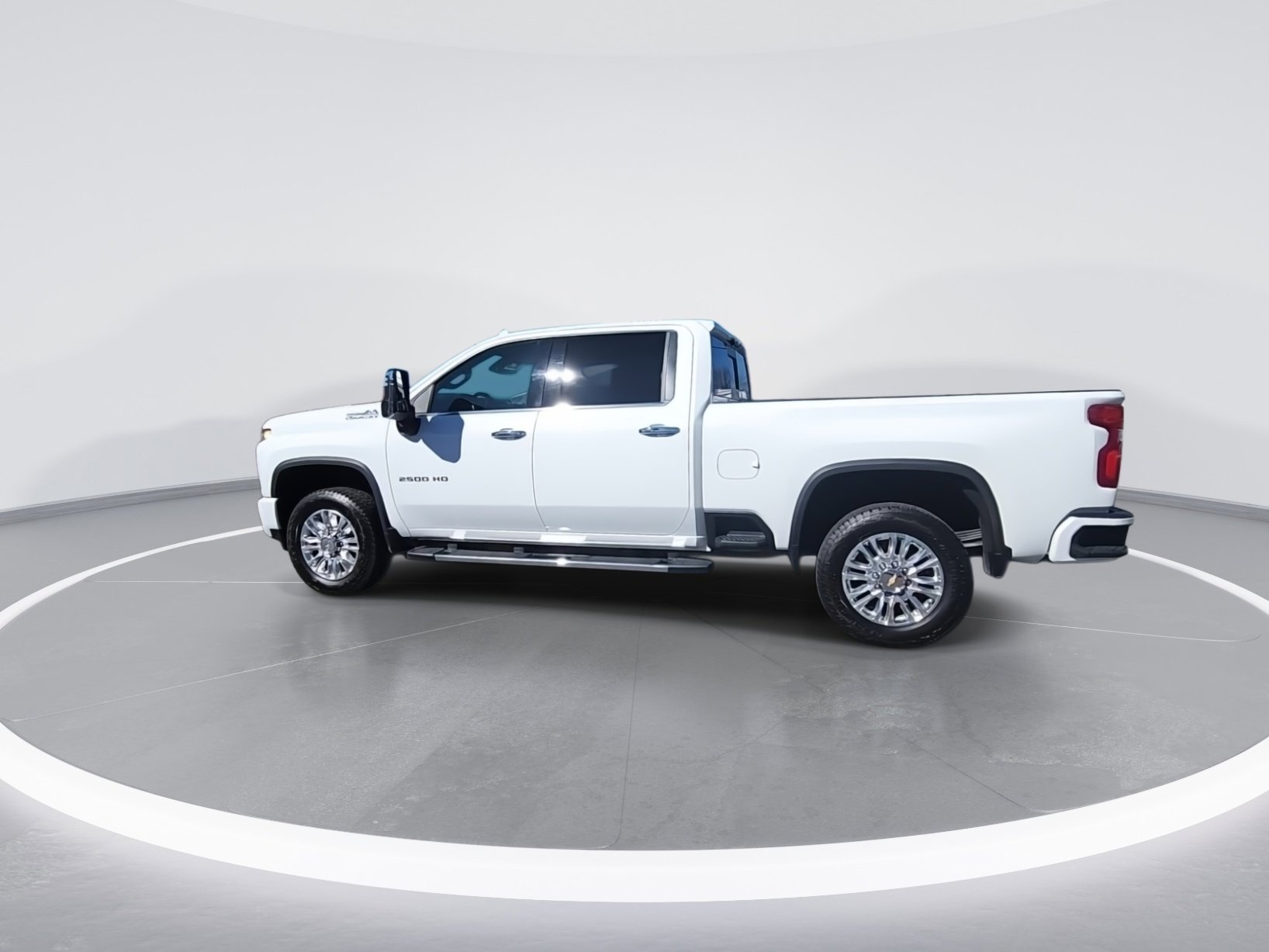 Used 2023 Chevrolet Silverado 2500 High Country w/ LPO, Hitch Package image 6