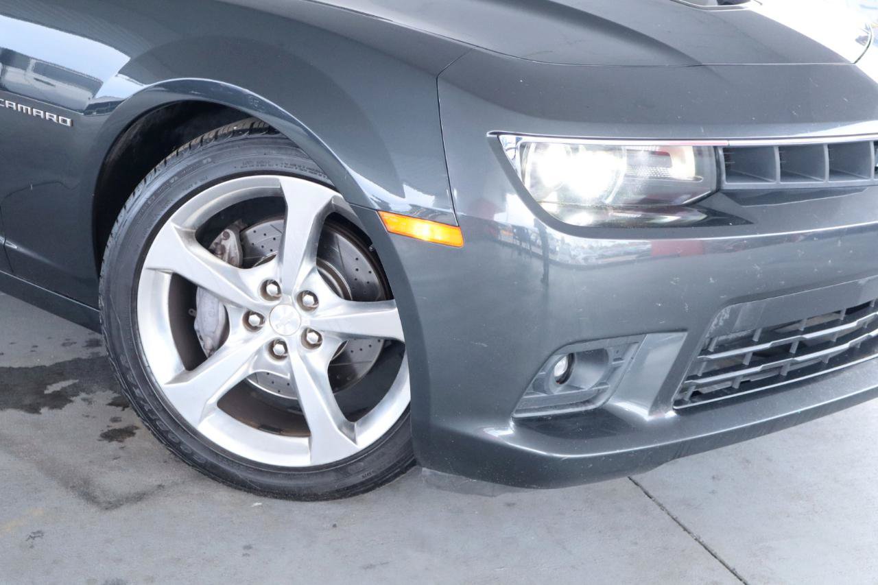 Used 2014 Chevrolet Camaro SS w/ RS Package RWD image 4