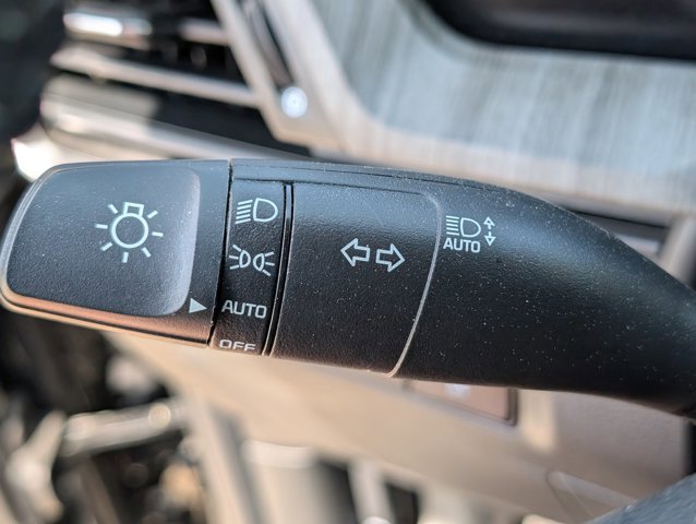 Used 2024 Kia Telluride EX w/ EX Captain's Chair Package image 25