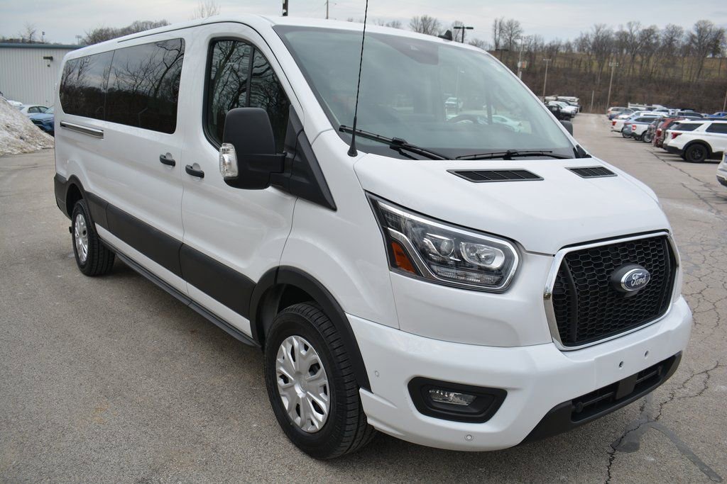 Used 2023 Ford Transit 350 XLT image 4