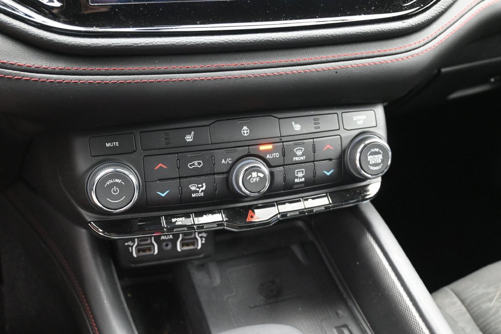 Used 2024 Dodge Durango R/T w/ Blacktop Package AWD/4WD image 20