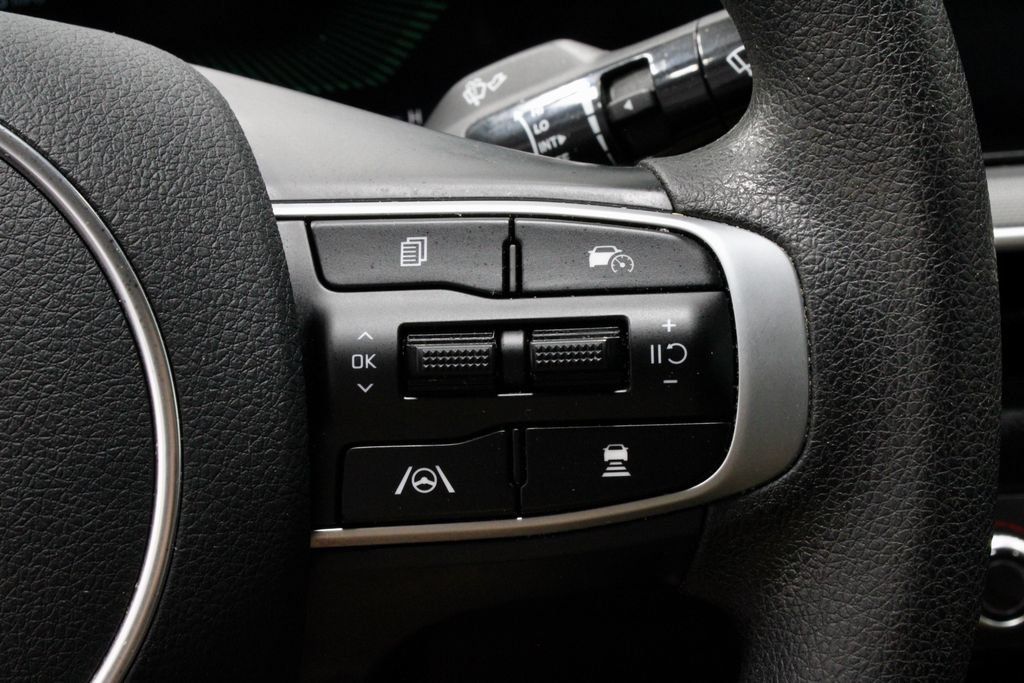 Used 2025 Kia K5 LXS FWD image 27