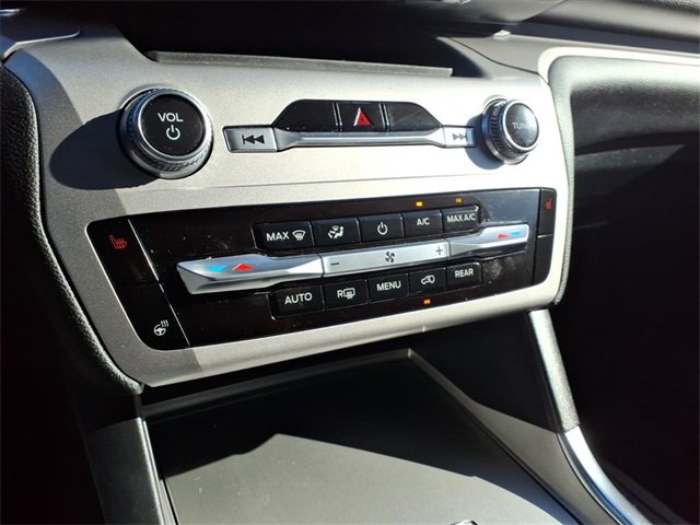 Used 2022 Ford Explorer XLT w/ Equipment Group 202A image 21