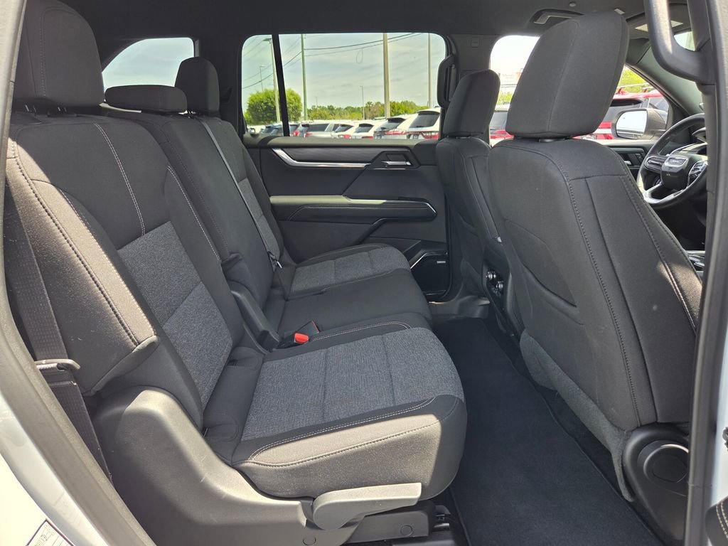 Used 2025 GMC Acadia Elevation FWD image 17