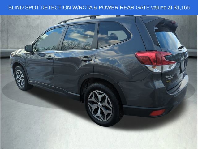 Used 2023 Subaru Forester Premium image 3