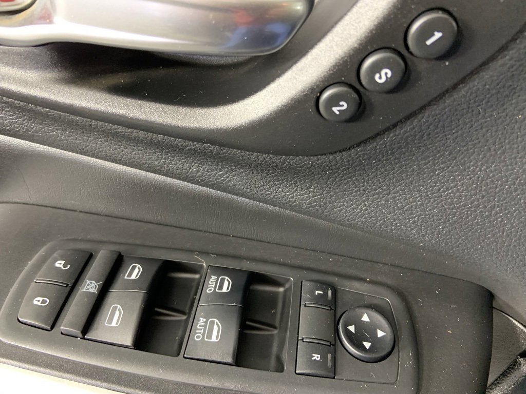 Used 2018 Jeep Cherokee Trailhawk w/ Quick Order Package 27L image 22