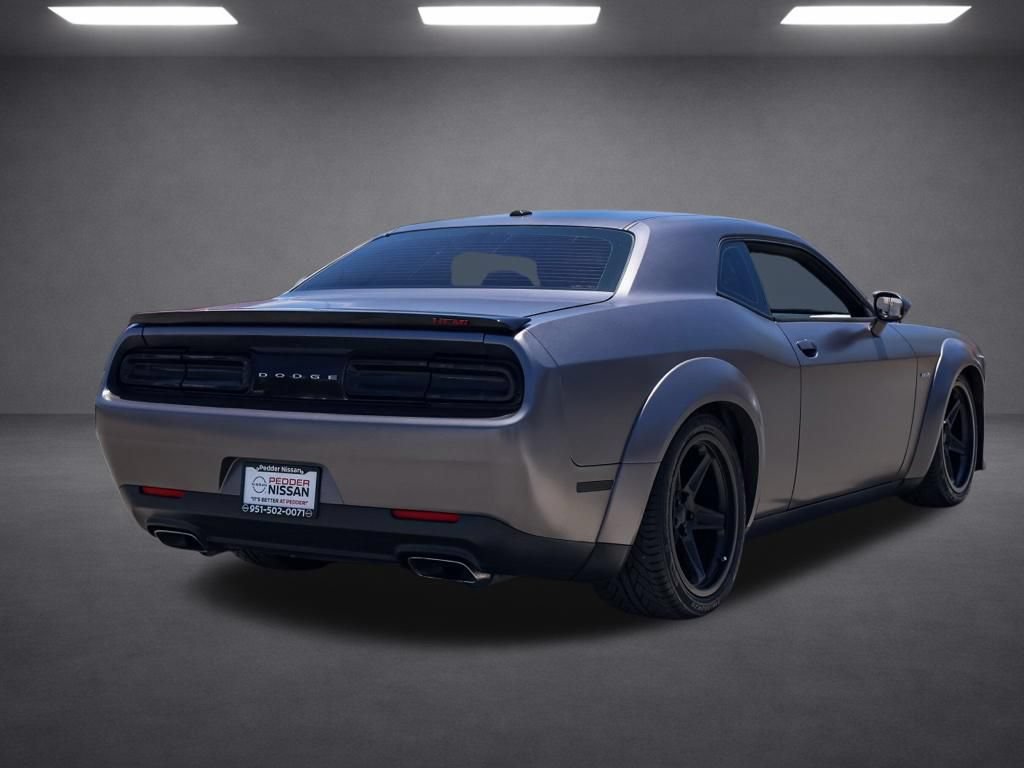 Used 2017 Dodge Challenger R/T RWD image 32