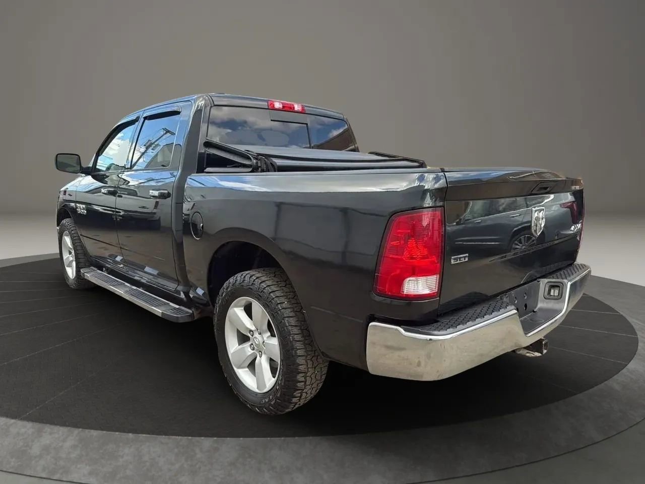 Used 2016 RAM 1500 Classic SLT AWD/4WD image 7