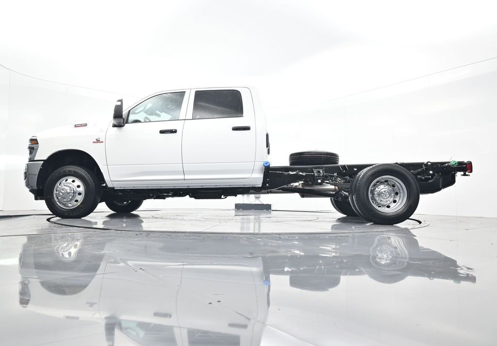 New 2026 RAM 3500 Tradesman w/ Chrome Appearance Group image 32